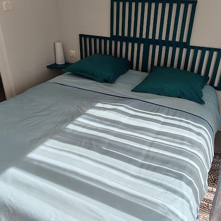 La Revetizon Bed & Breakfast Saint-Pierre-d'Amilly Eksteriør bilde